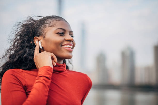 A Buyer Guide to the Best Translation Earbuds for 2026